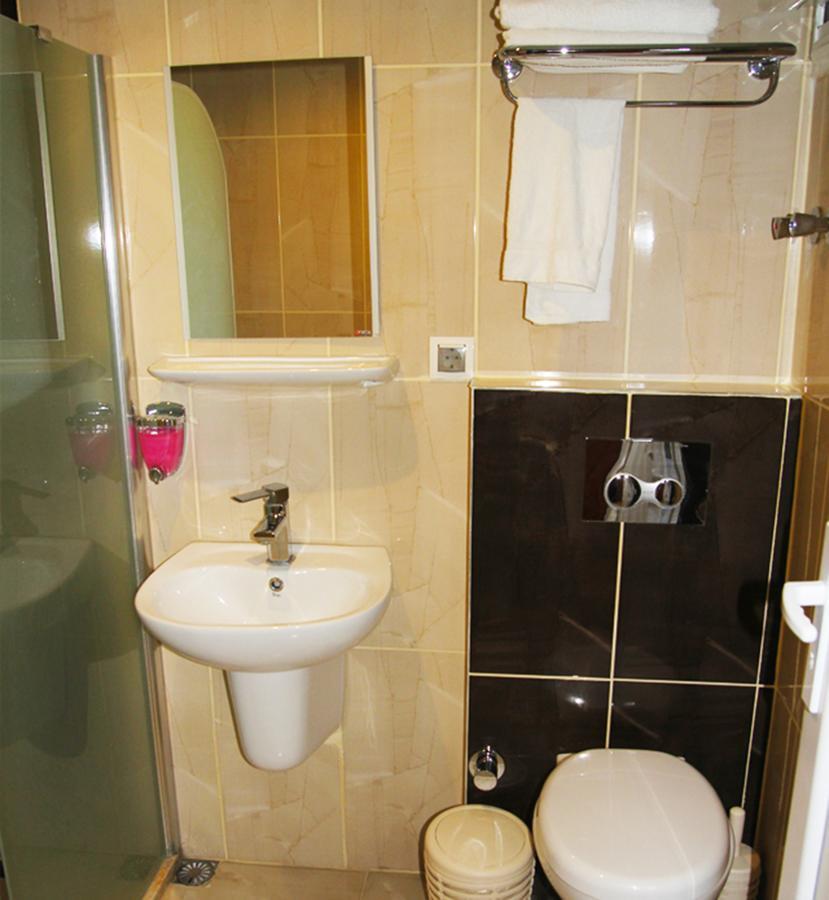 Dostlar Hotel Мерсин Екстериор снимка