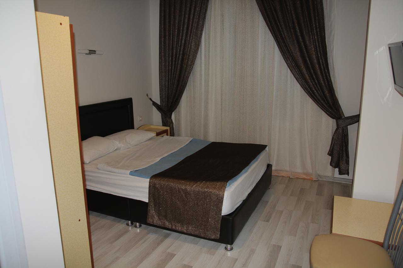 Dostlar Hotel Мерсин Екстериор снимка