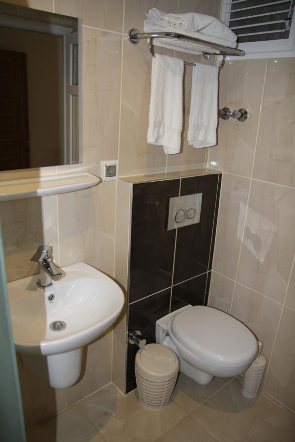 Dostlar Hotel Мерсин Екстериор снимка