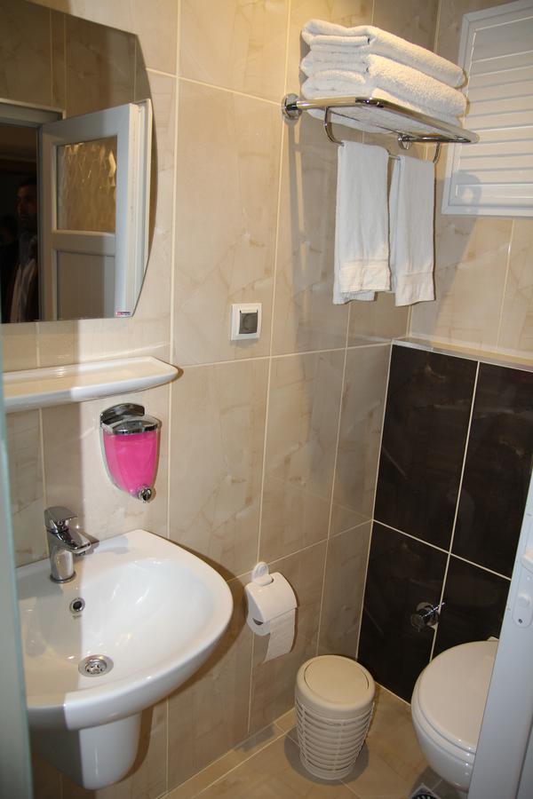 Dostlar Hotel Мерсин Екстериор снимка