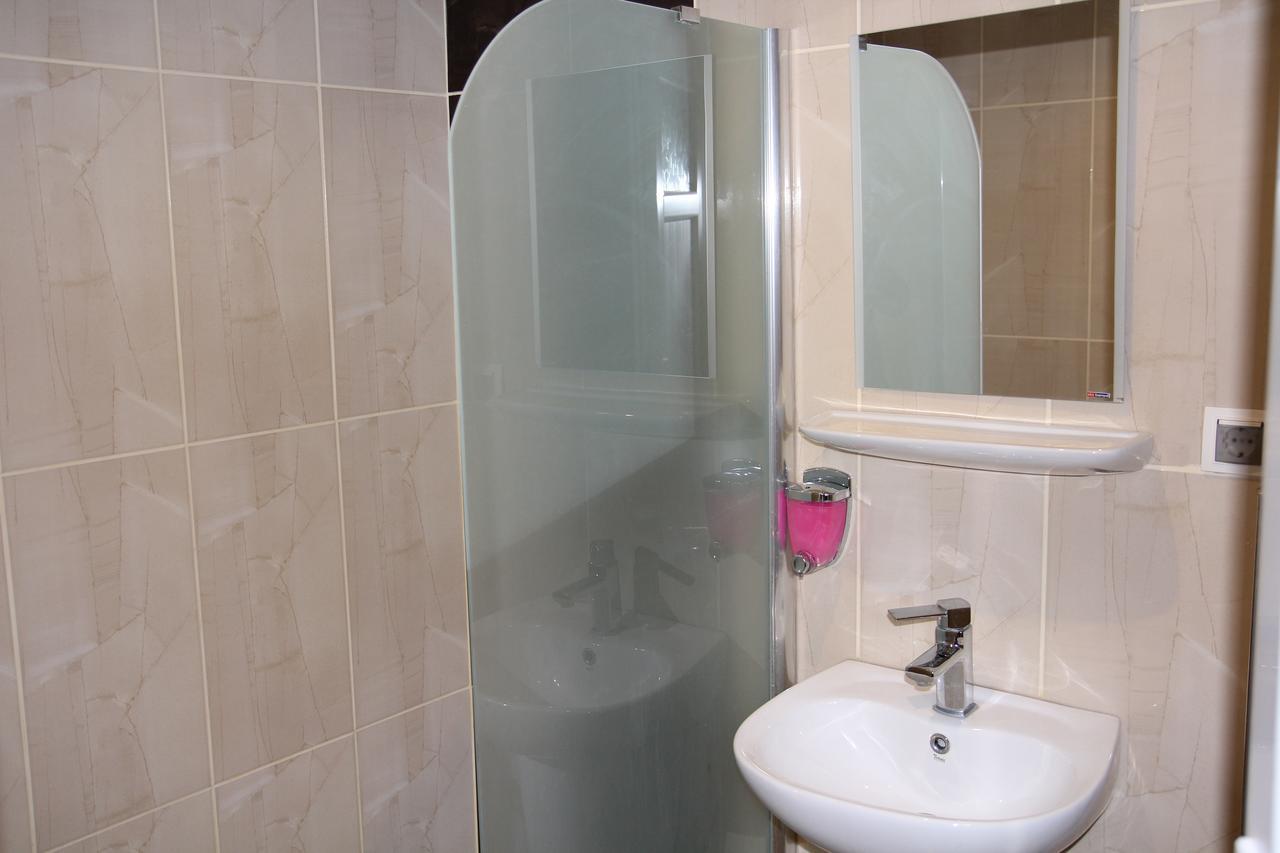 Dostlar Hotel Мерсин Екстериор снимка